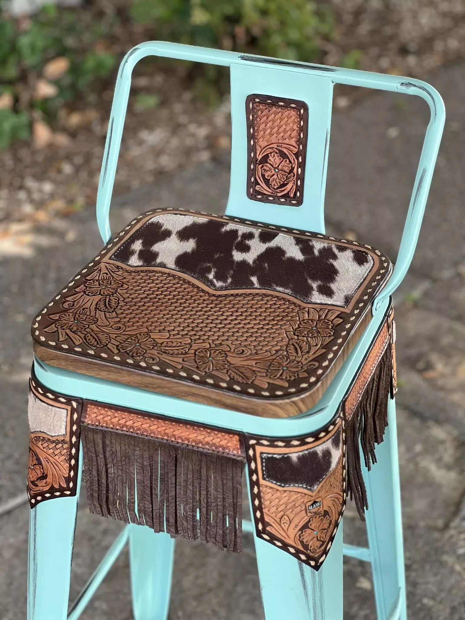 **PRE ORDER** Alamo Saddlery Cow Suede Inlay & Fringe Swivel Bar Stools – Short Back